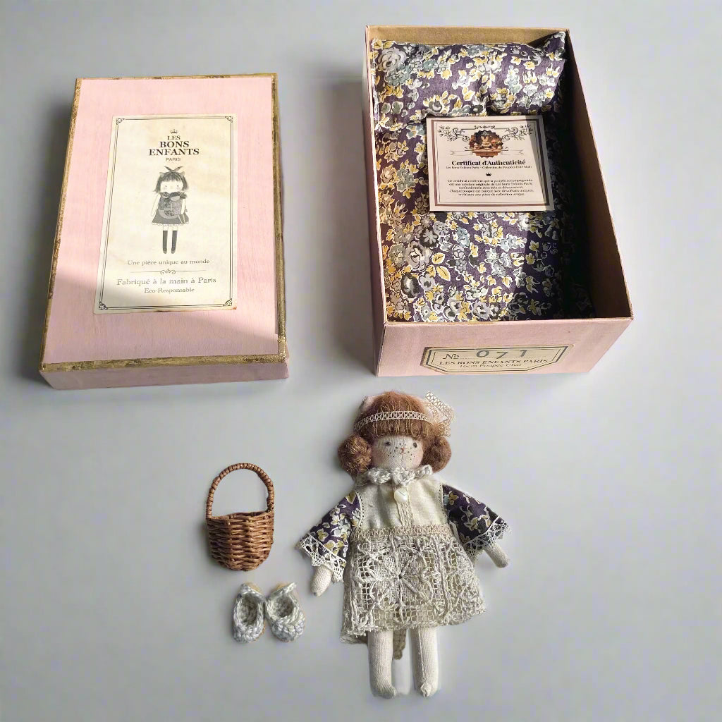 Collector's  Doll – Collector’s Set #071
