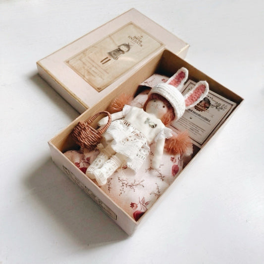Collector’s Doll  – Collector’s Set #068