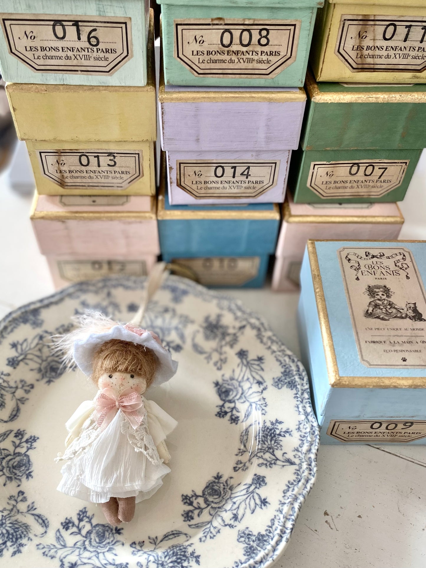 Charm Box — Surprise Doll